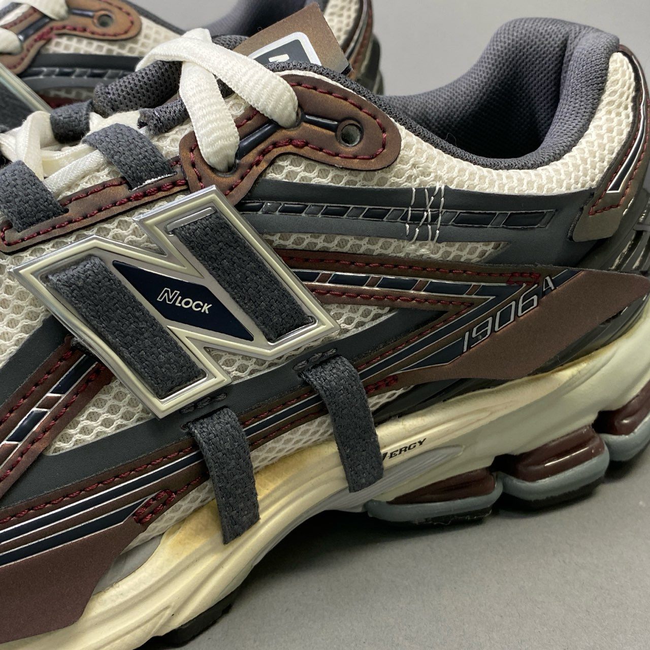 1h15《美品》 NEW BALANCE ニューバランス ローカットスニーカー シューズ BROWN/EGGPLANT U1906A 27.5cm ブラウン エッグプラント メンズo07t