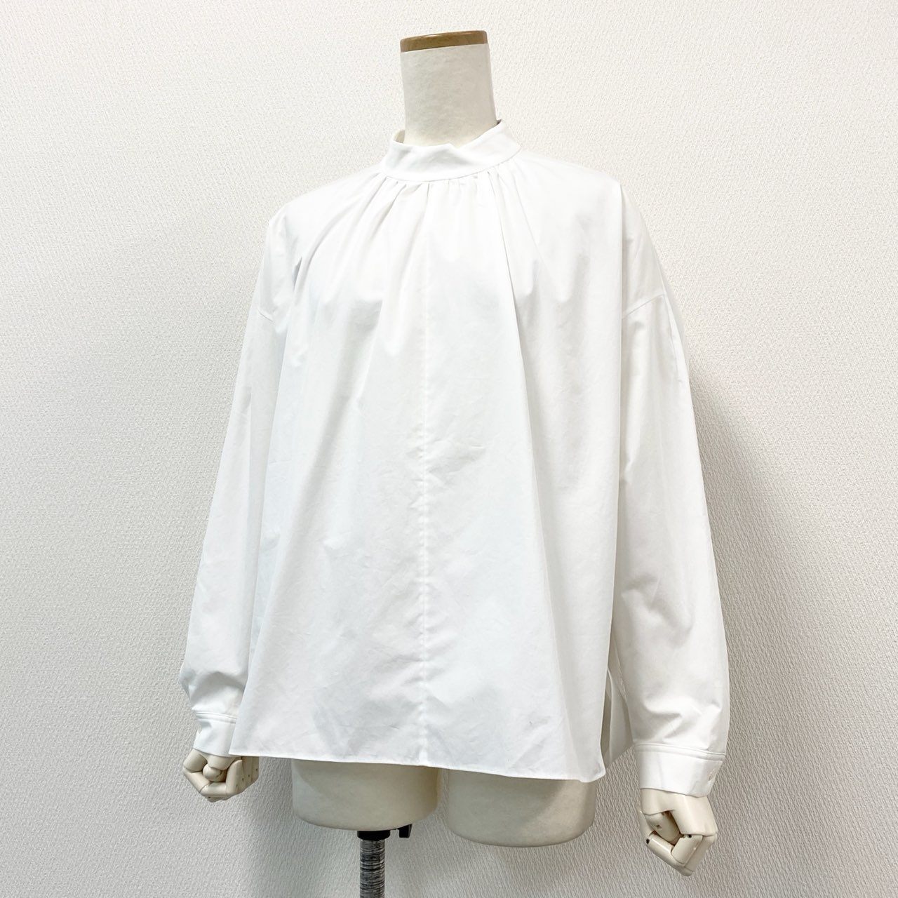 74c14 【美品】 Drawer ドゥロワー 長袖ブラウス 白シャツ チュニックシャツ ノーカラーシャツ 薄手シャツ バックボタン 6521-299-1111 36 ホワイト コットン