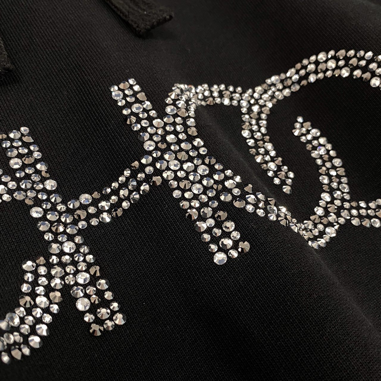 40h24 JIMMY CHOO ジミーチュウ ラインストーン ロゴ フーディ 長袖パーカー トップス J000156372 M ブラック メンズ 男性用k02i