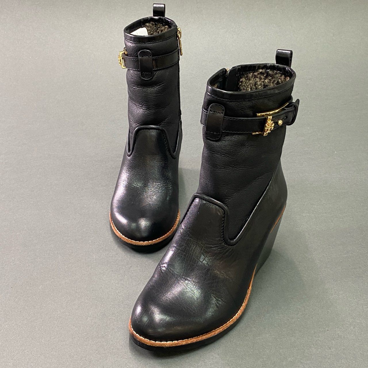 14c19 TORY BURCH トリーバーチ ムートンショートブーツ ウェッジソール 7 ブラック レザー シューズ 箱付き 冬