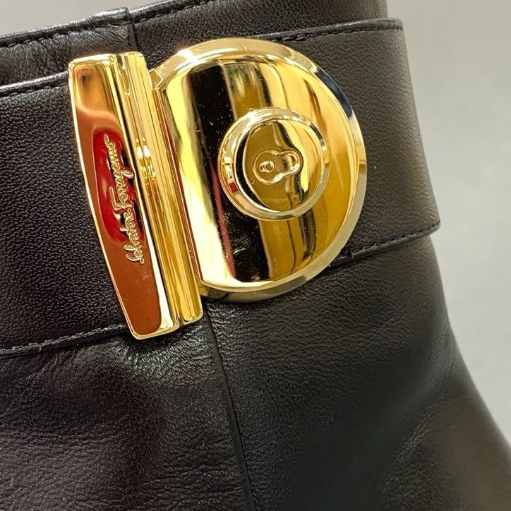 3f5 《極美品》 Salvatore Ferragamo サルヴァトーレ フェラガモ FIAMMA フィアンマ ショートブーツ 5 1/2 ブラック レザー サイドジップ ブーティ シューズ 箱付き