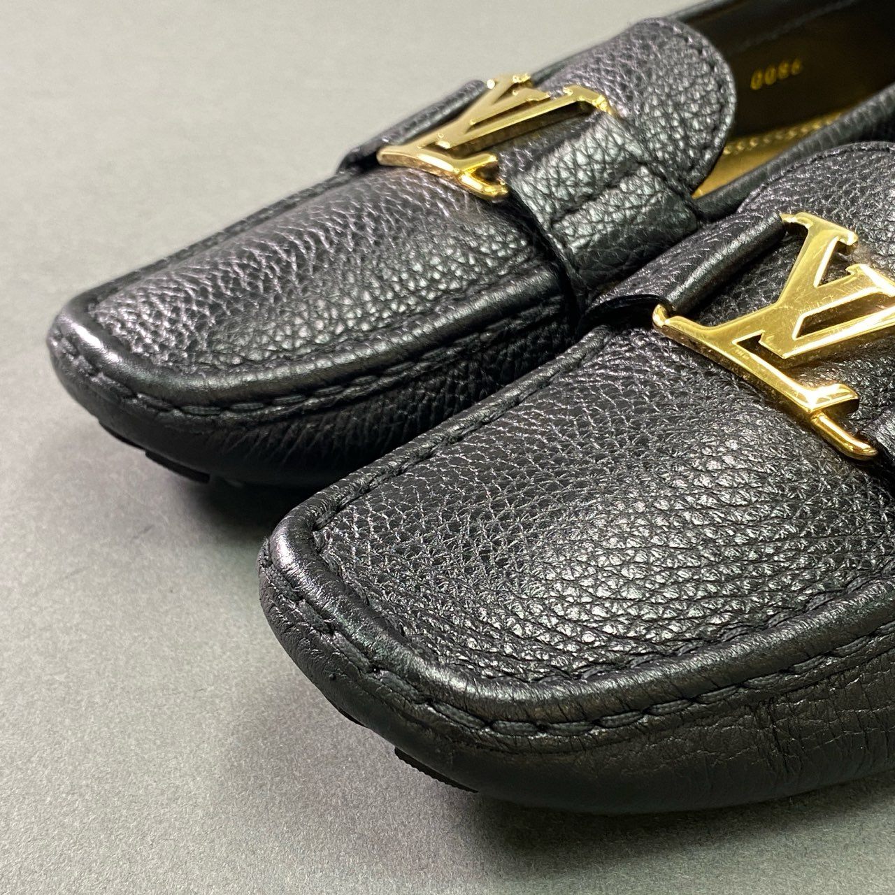 2k5 LOUIS VUITTON ルイヴィトン LV ドライビングシューズ 36 1/2 ブラック レザー シボ革 イタリア製