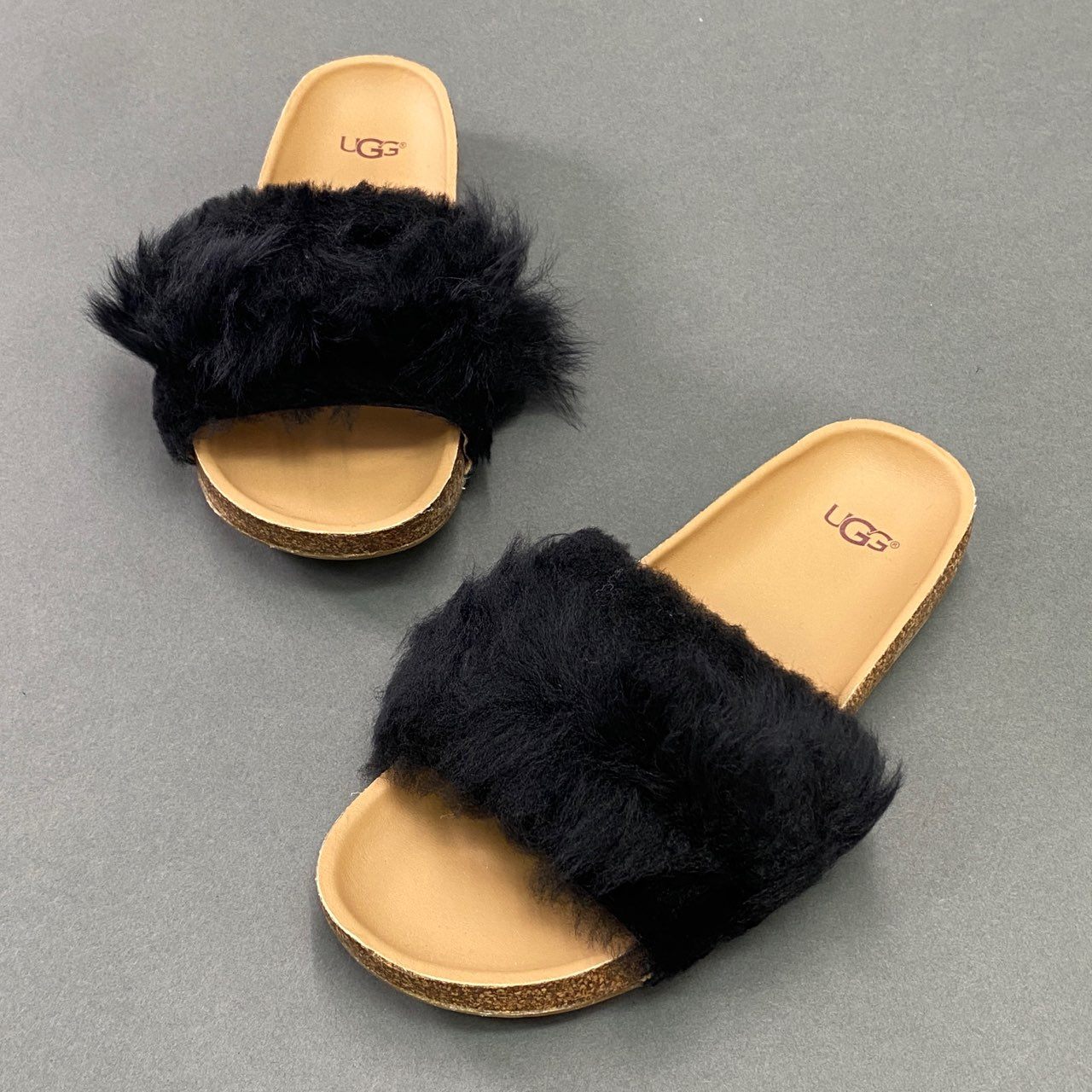 6a10 《未使用品》 定価¥17,600 UGG アグ W DIANE WISP ファーサンダル 22cm ブラック シューズ