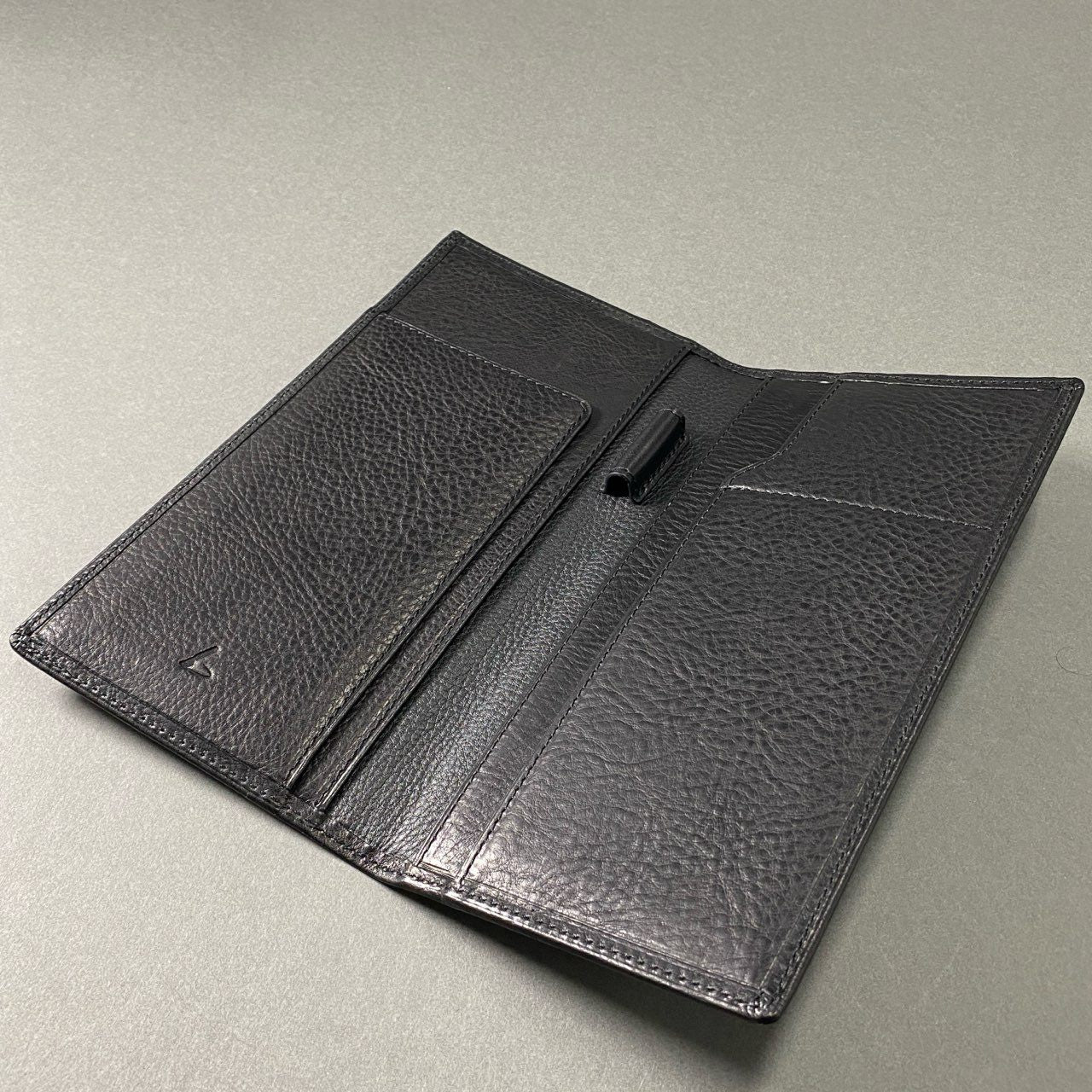 29f23 《美品》定価¥33,000 TSUCHIYA KABAN 土屋鞄 トラベル パスポートケース ブラック シボ レザー Leather Passport Case