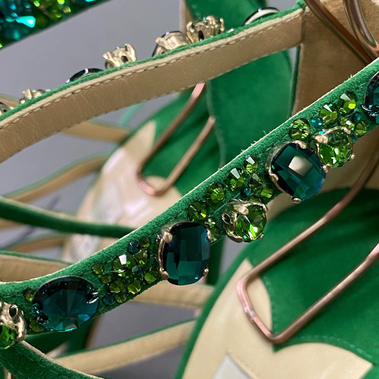 3c18 イタリア製 JIMMY CHOO ジミーチュウ ラインストーン ハイヒールサンダル パンプス シューズ フェザー 37 グリーン スエードレザー