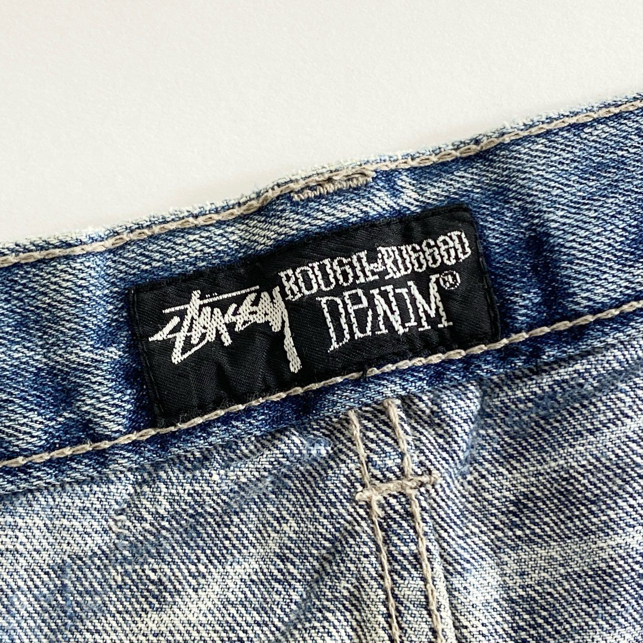 59g26 STUSSY ステューシー デニムパンツ ジーンズ ボトムス ロゴプリント 34 インディゴ コットン