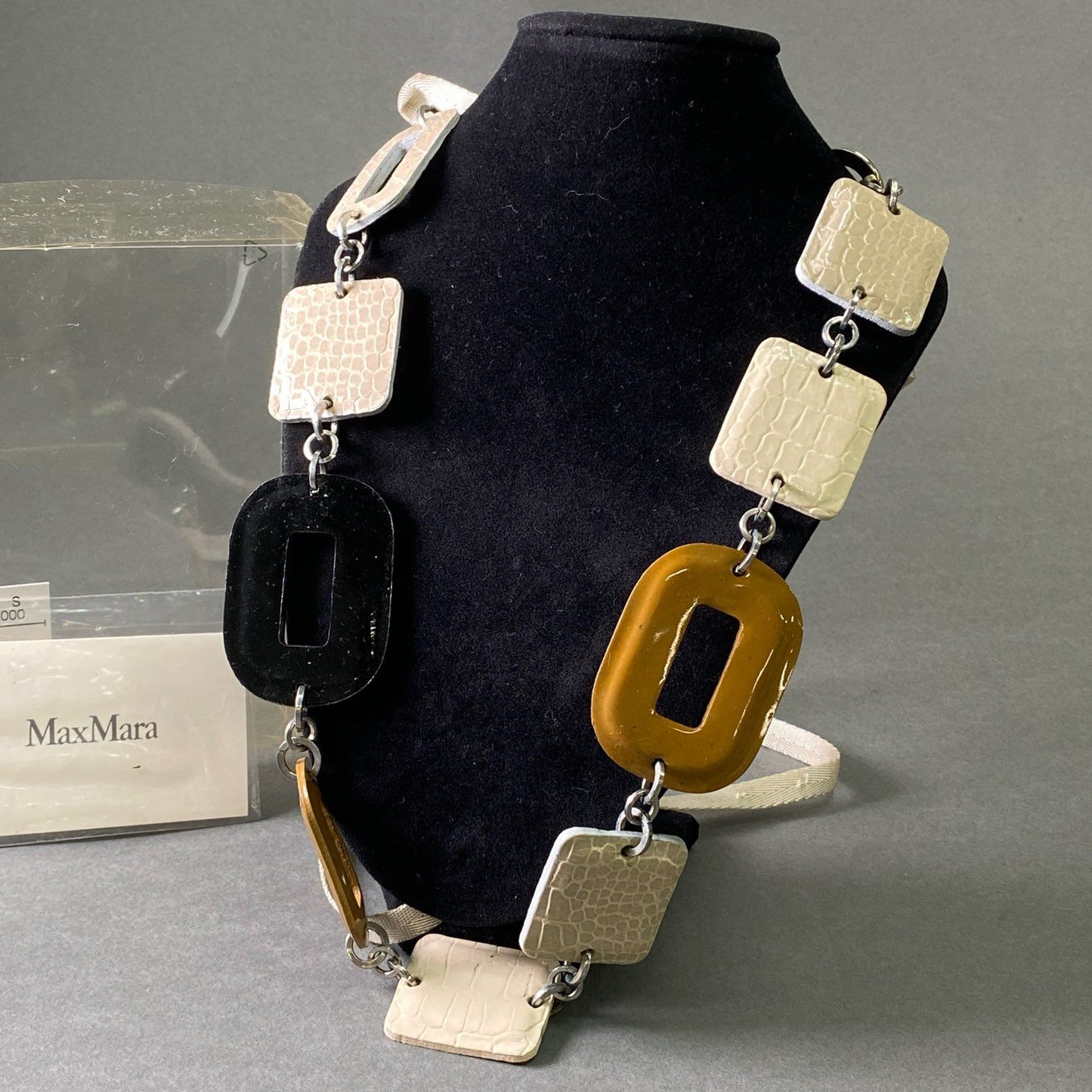 e8 定価¥32,550 Max Mara マックスマーラ レザー ナイロンコードネックレス ベージュ 牛革 タグ付 イタリア製 アクセサリー タグ付属