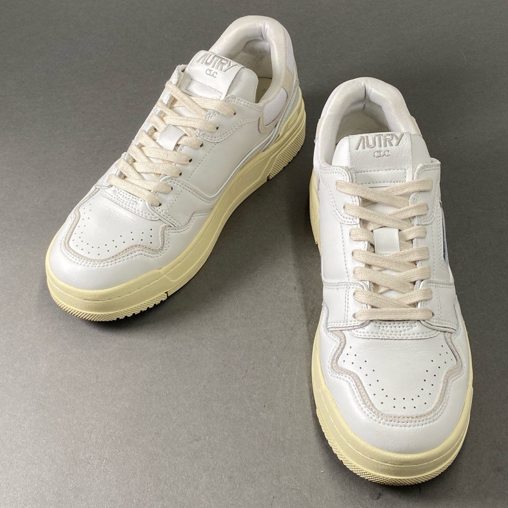 8f13 《美品》 定価¥36,300 AUTRY オートリー CLC LOW スムースレザー レースアップスニーカー 42 ホワイト Leather シューズ