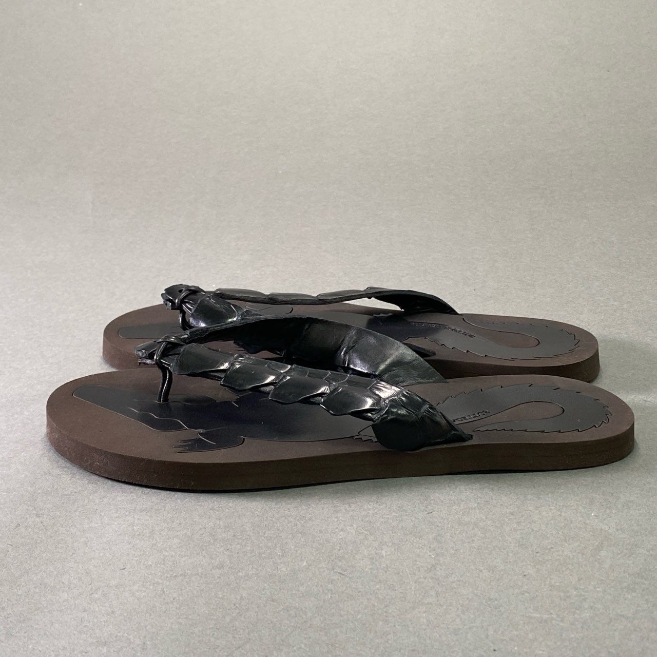 7d16 《美品》 BOTTEGA VENETTA ボッテガヴェネタ クロコダイル トングサンダル 39 ブラック レザー ワニ革 シューズ ビーチサンダル 夏