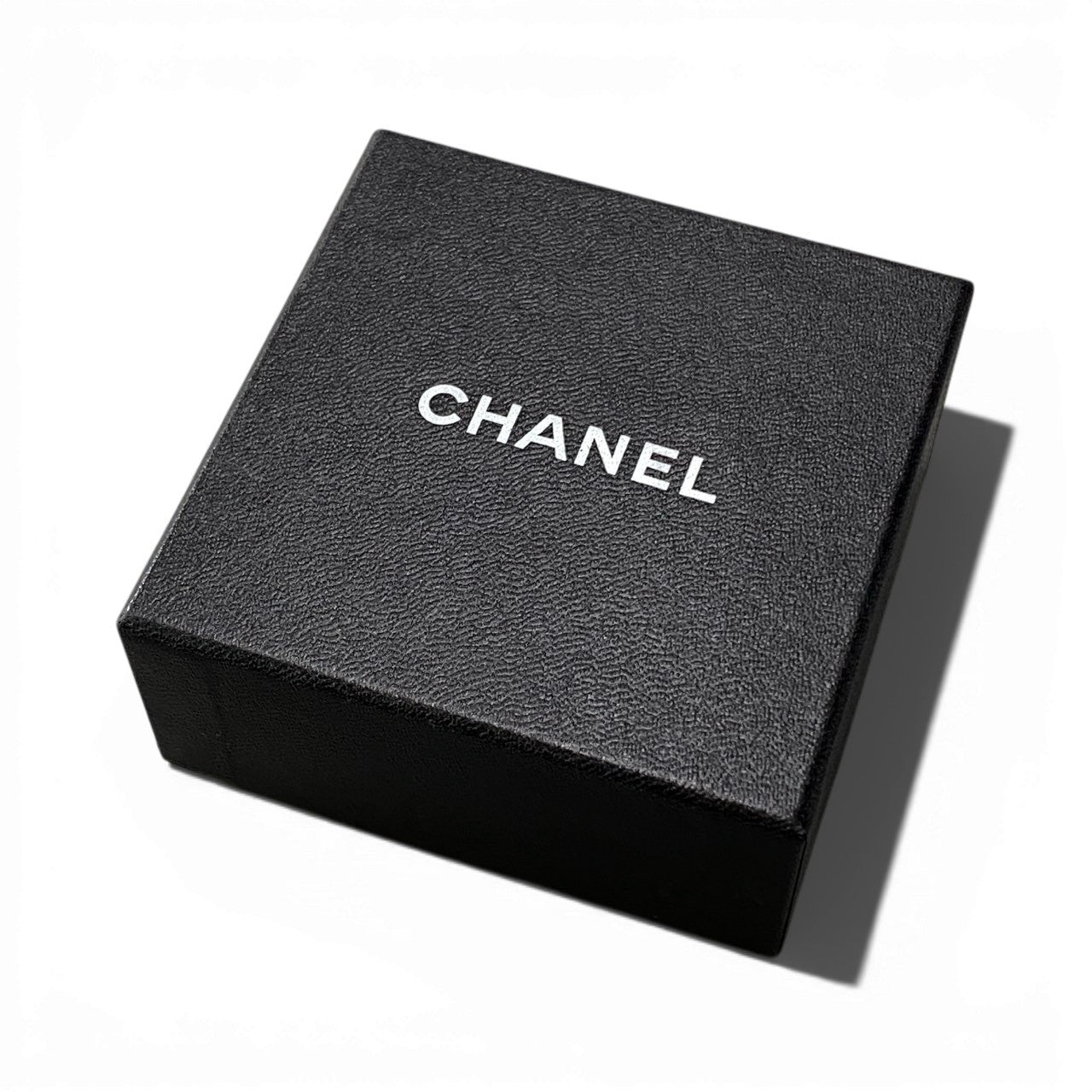 b5 Vintage Chanel 1993 Pearl Design Large Coco Mark Earringsta1