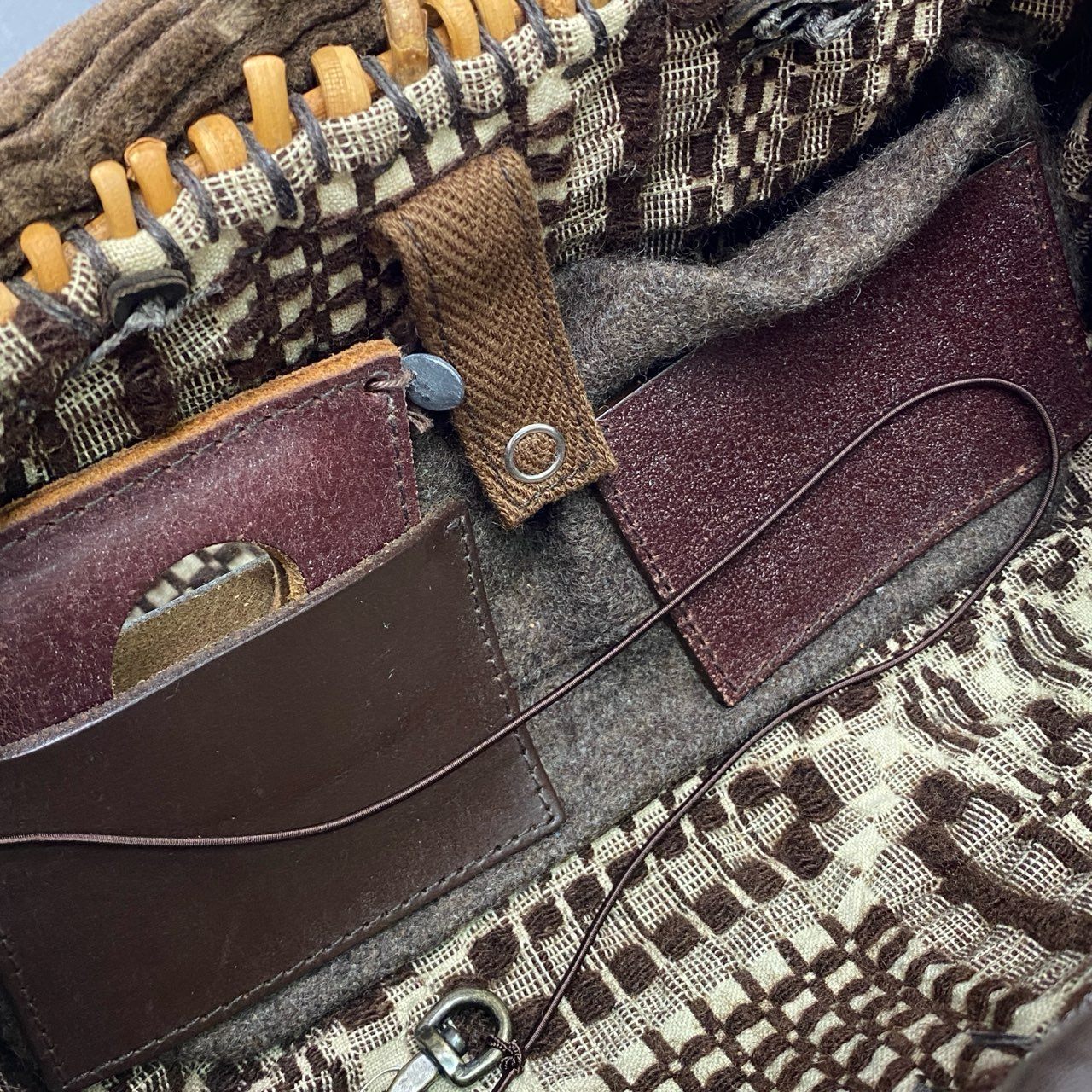 Fc6 ebagos エバゴス 08AW ナゼダイヤモンドガキニナルノダロウ かごバッグ ブラウン コンパクトミラー付き 手鏡 カバン