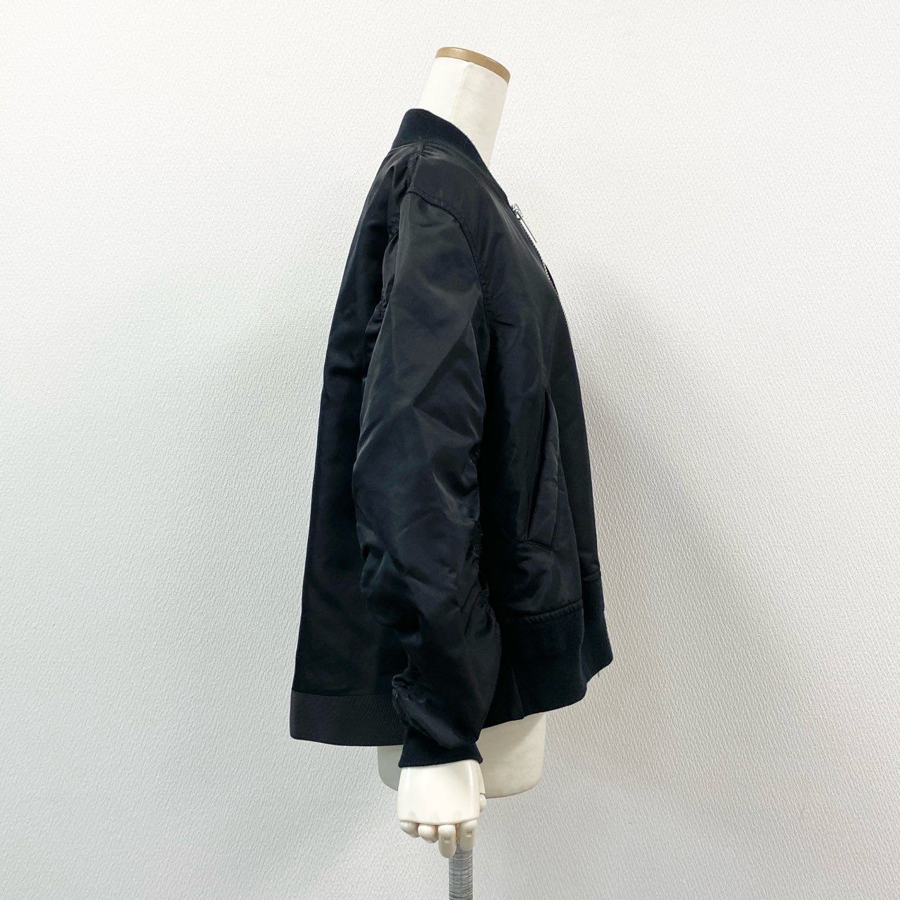 48h15《美品》 sacai サカイ MA-1 バックタックブルゾン ミリタリージャケット SCW-001 サイズ1 ブラック ナイロン レディースu02t