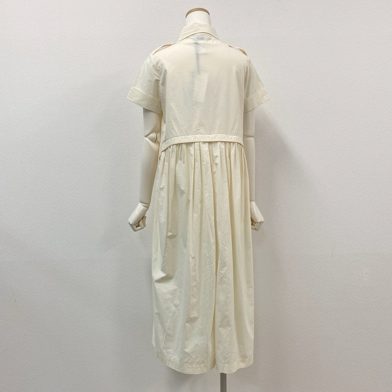 53j17《未使用保管品》 gentryportofino ジェントリーポルトフィーノ 半袖シャツ ロングワンピース コットンワンピース レディース 女性用 40 クリーム色 綿100u02t
