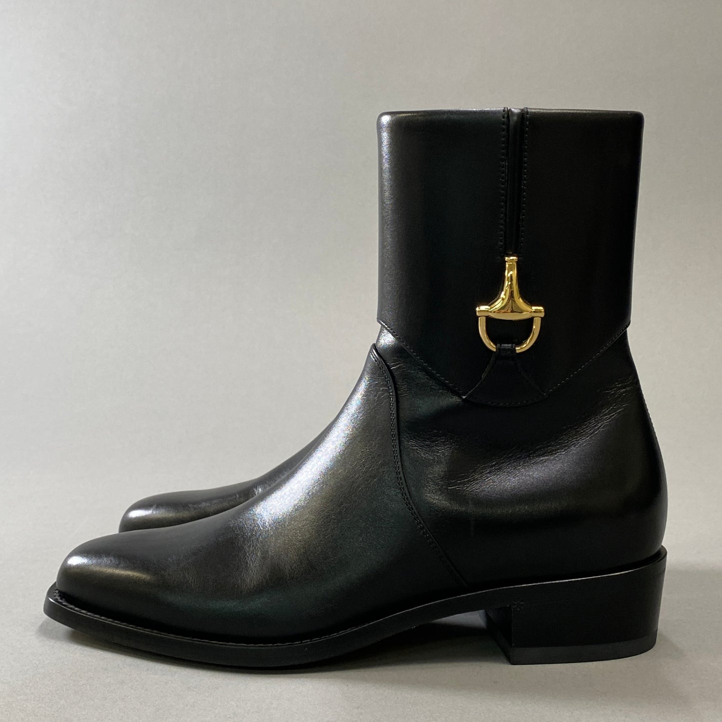 2h9《新品保管品》GUCCI グッチ アンクルブーツ ホースビット アーモンドトゥ 750320 6 ブラック レザー メンズk02i