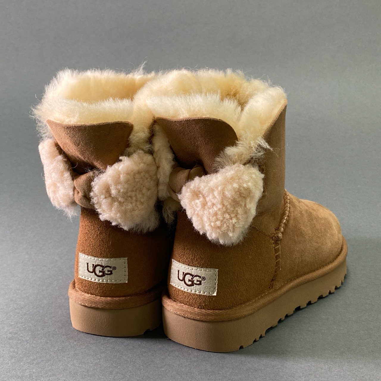 8f8 《美品》 UGG アグ W ARIELLE アリエル チェスナット ムートン リボンブーツ 23cm ブラウン レザー シューズ ボア 箱付き