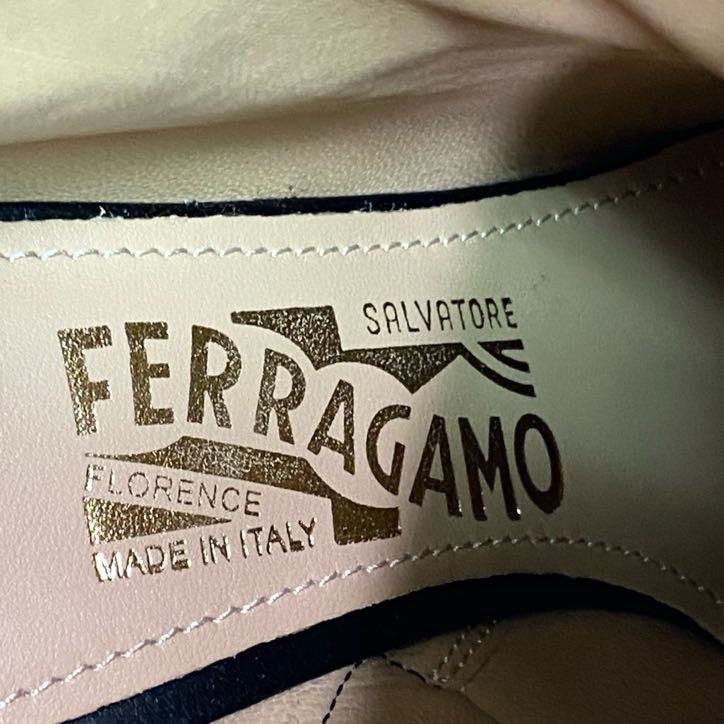 3f5 《極美品》 Salvatore Ferragamo サルヴァトーレ フェラガモ FIAMMA フィアンマ ショートブーツ 5 1/2 ブラック レザー サイドジップ ブーティ シューズ 箱付き