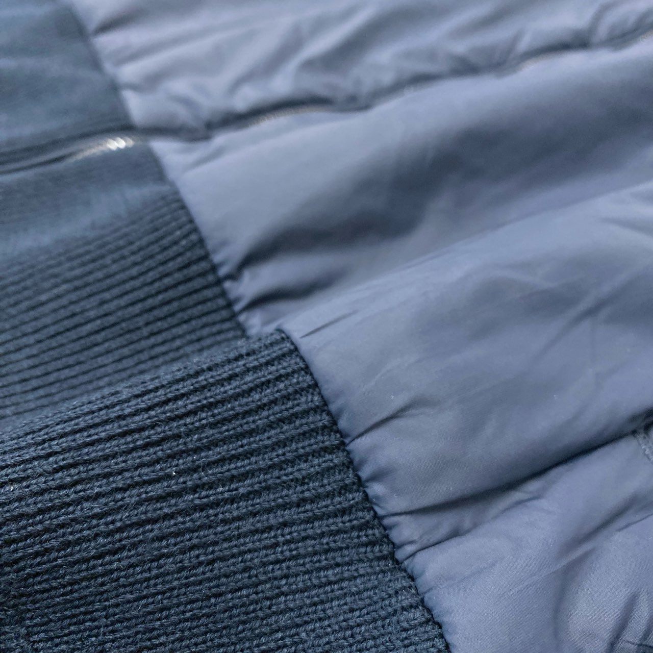 60i29 HUGO BOSS ヒューゴボス PERFPRMANCE ニット切替 中綿ナイロンジャケット 10237227 M ネイビー アウターt18r