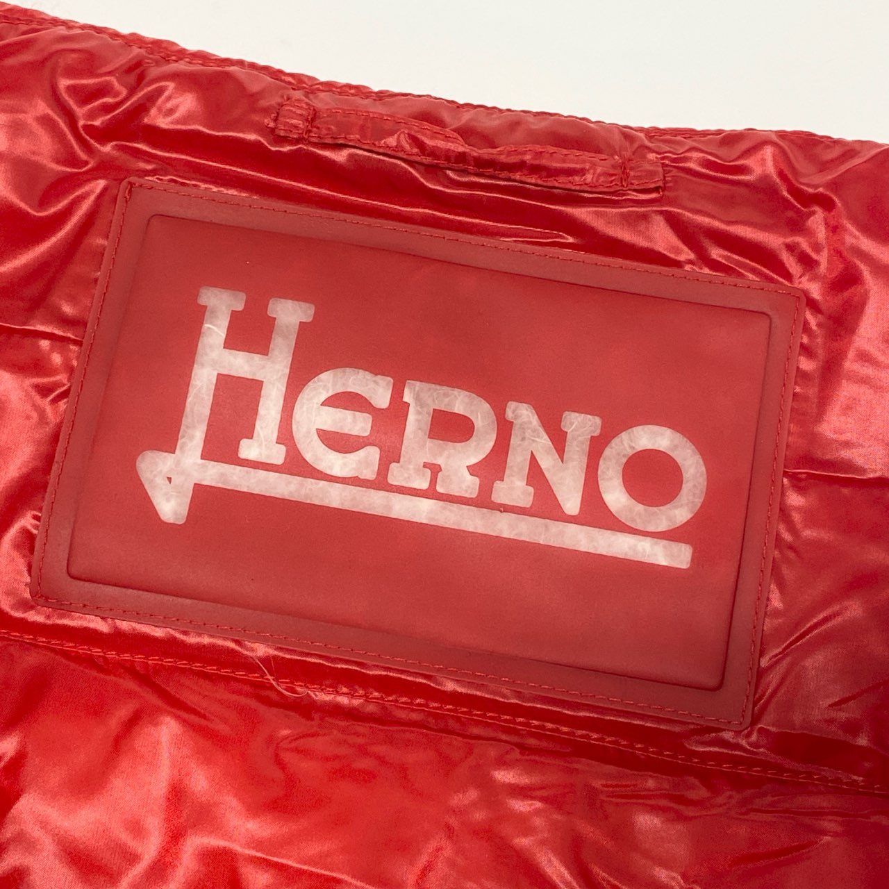 51f3 HERNO ヘルノ インナーダウンジャケット ライトダウン PIUMINO DONNA CORTO 半袖 金ボタン PI1077D 42 レッド