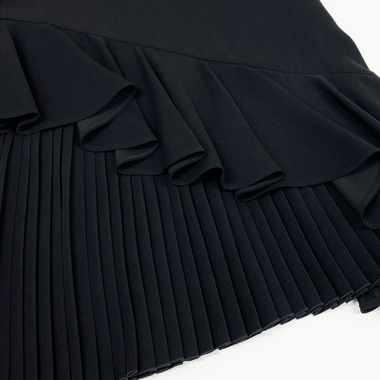 4c28 【美品】 ADEAM アディアム チュニック トップス アシンメトリー 半袖カットソー 半袖ブラウス プリーツ 裾フレア 39163 0 ブラック ポリエステル