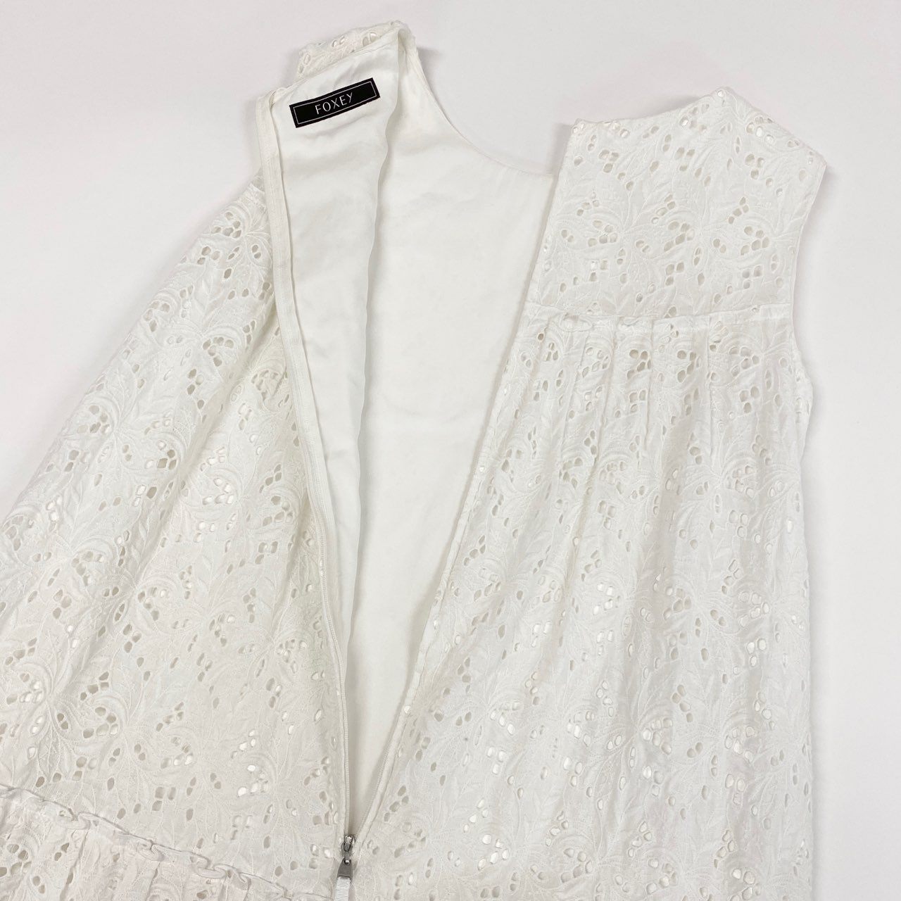 37a16 FOXEY BOUTIQUE フォクシーブティック Dress MARIE ANN マリーアン ノースリーブワンピース ドレス アイレット刺繍 39462 40 ホワイト