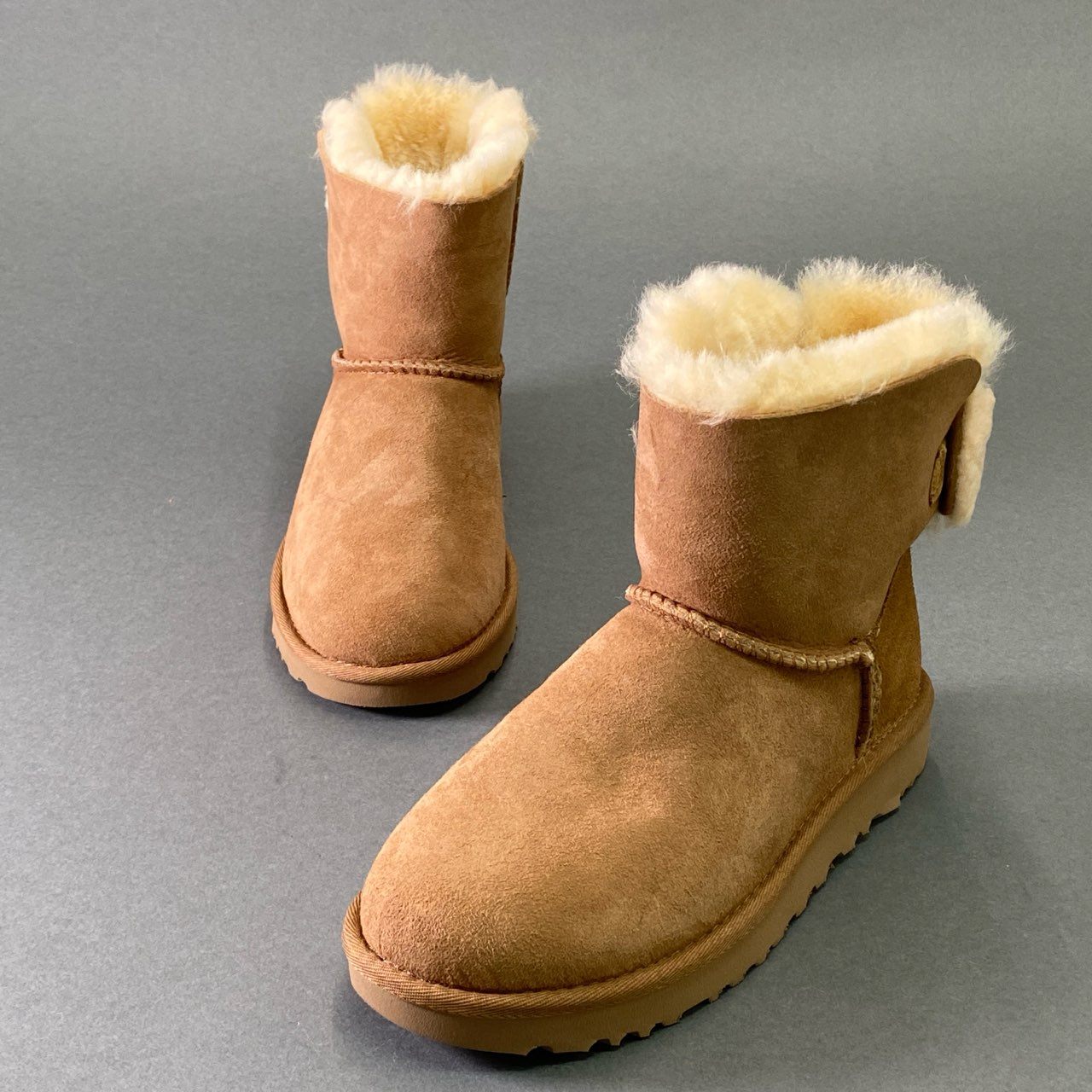 8f8 《美品》 UGG アグ W ARIELLE アリエル チェスナット ムートン リボンブーツ 23cm ブラウン レザー シューズ ボア 箱付き