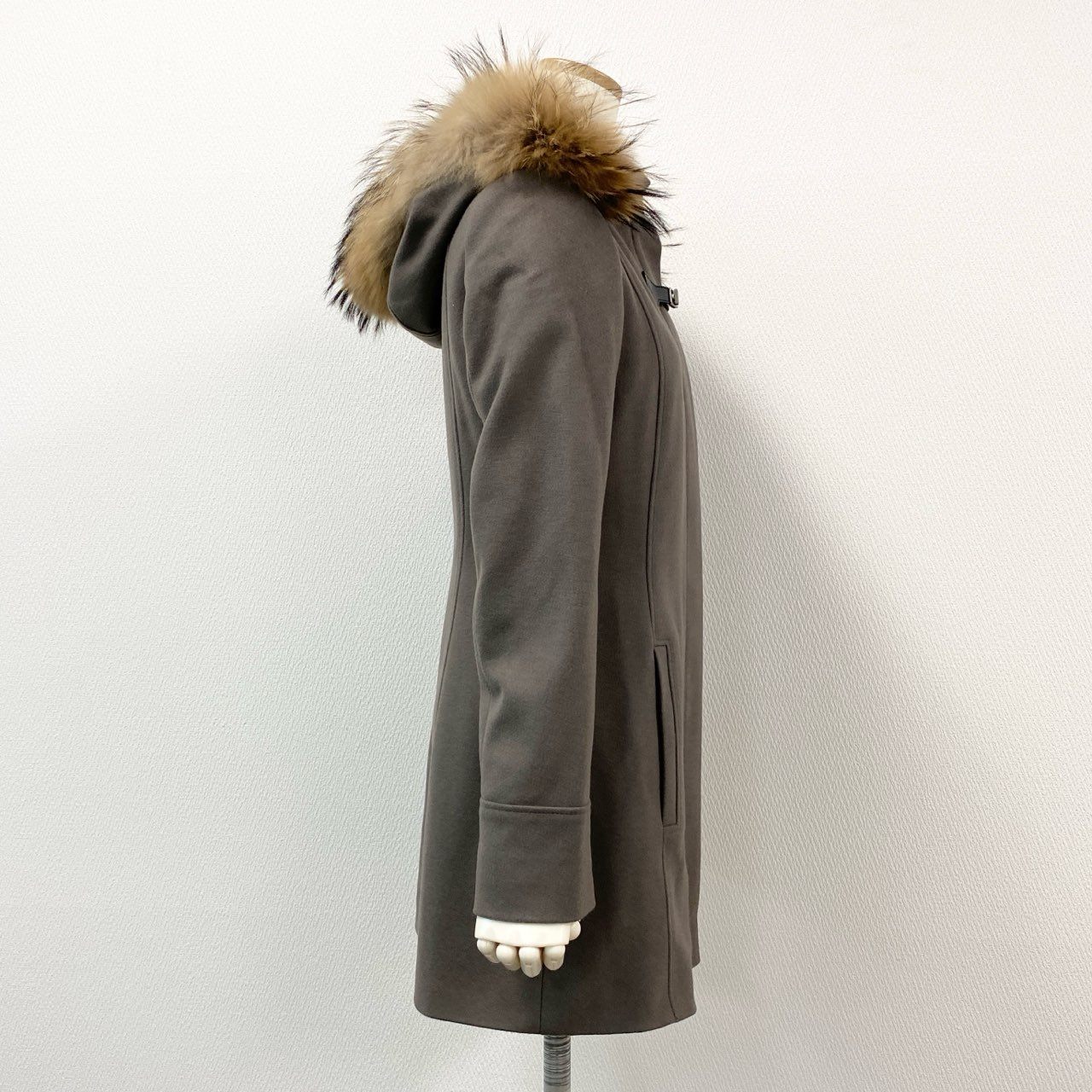 81h7《極美品》HUGO BOSS ヒューゴボス ウールコート ラクーンファー フラップベルト 34 ブラウン レディースk02i
