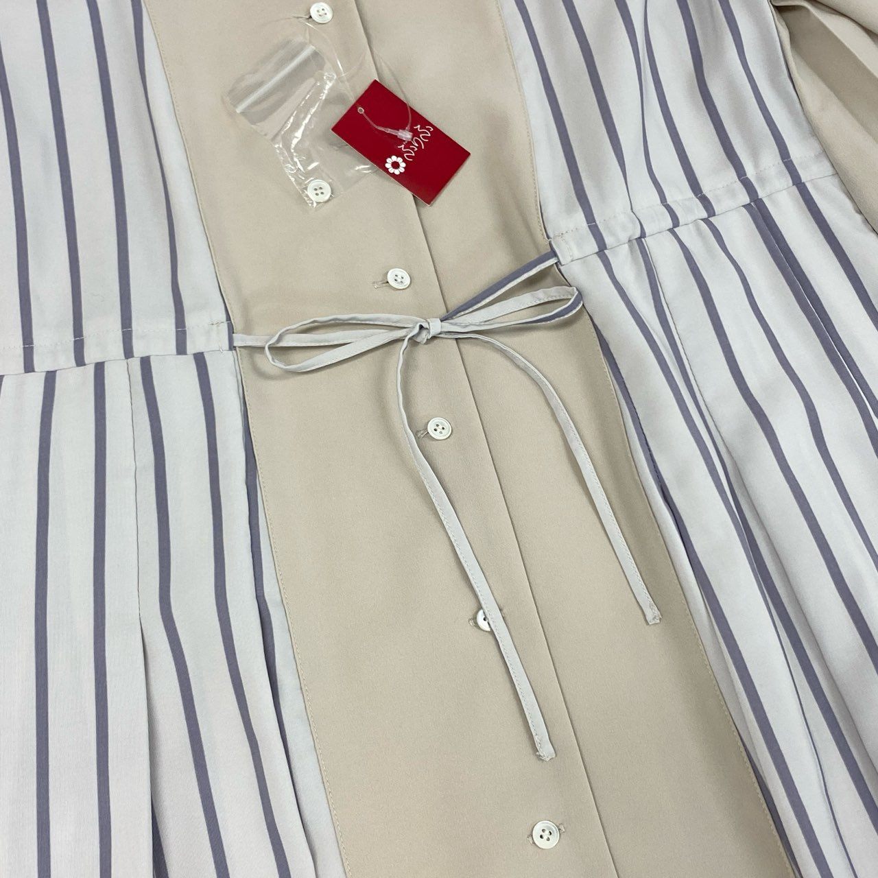 22f18 《未使用》定価¥33.000 ふりふ プリーツ加工 フラワープリント シャツワンピース F ベージュ ドレス