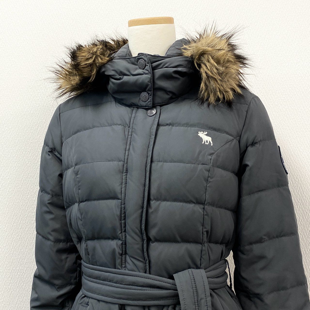 74i8 Abercrombie&Fitch アバクロンビーアンドフィッチ ダウンジャケット アウター ウエストベルト ファー S グレー系 レディースk02i