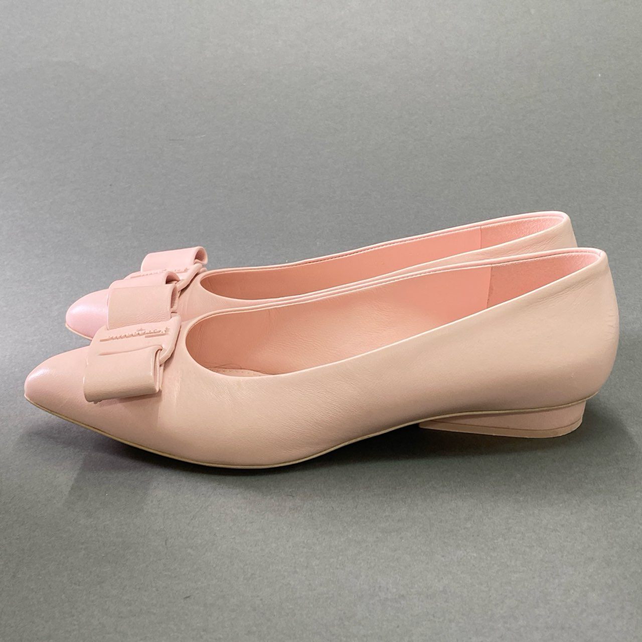 5f6 Salvatore Ferragamo サルヴァトーレ フェラガモ VIVA フラットシューズ パンプス 7 1/2 ピンク ラムレザー VARA ヴァラ 箱付き