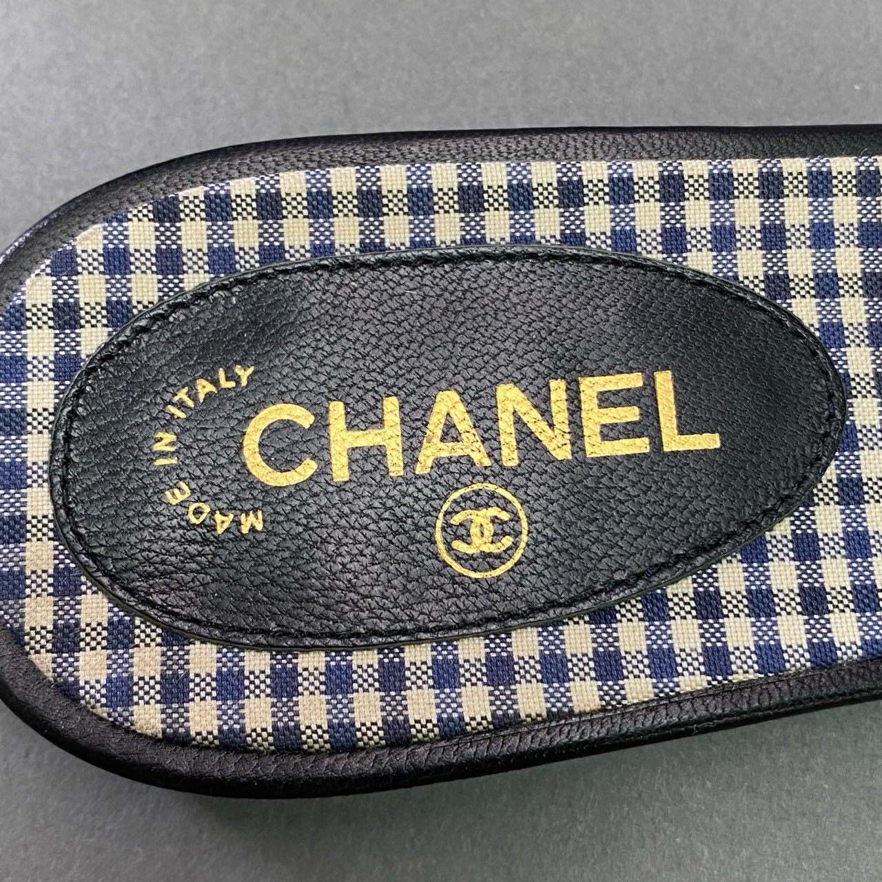 1d14 CHANEL シャネル ココマーク カメリア フラットサンダル 35 1/2 ブラック レザー シューズ イタリア製 夏