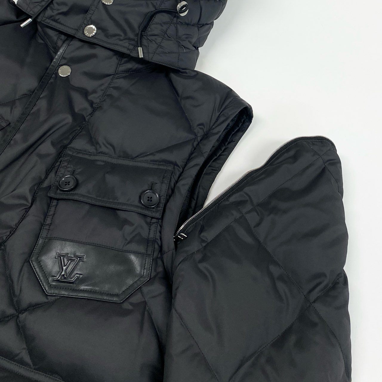 43a27 LOUIS VUITTON ルイヴィトン 2way ダウンジャケット ダウンベスト LVロゴ レザー切替 イタリア製 44 ブラック