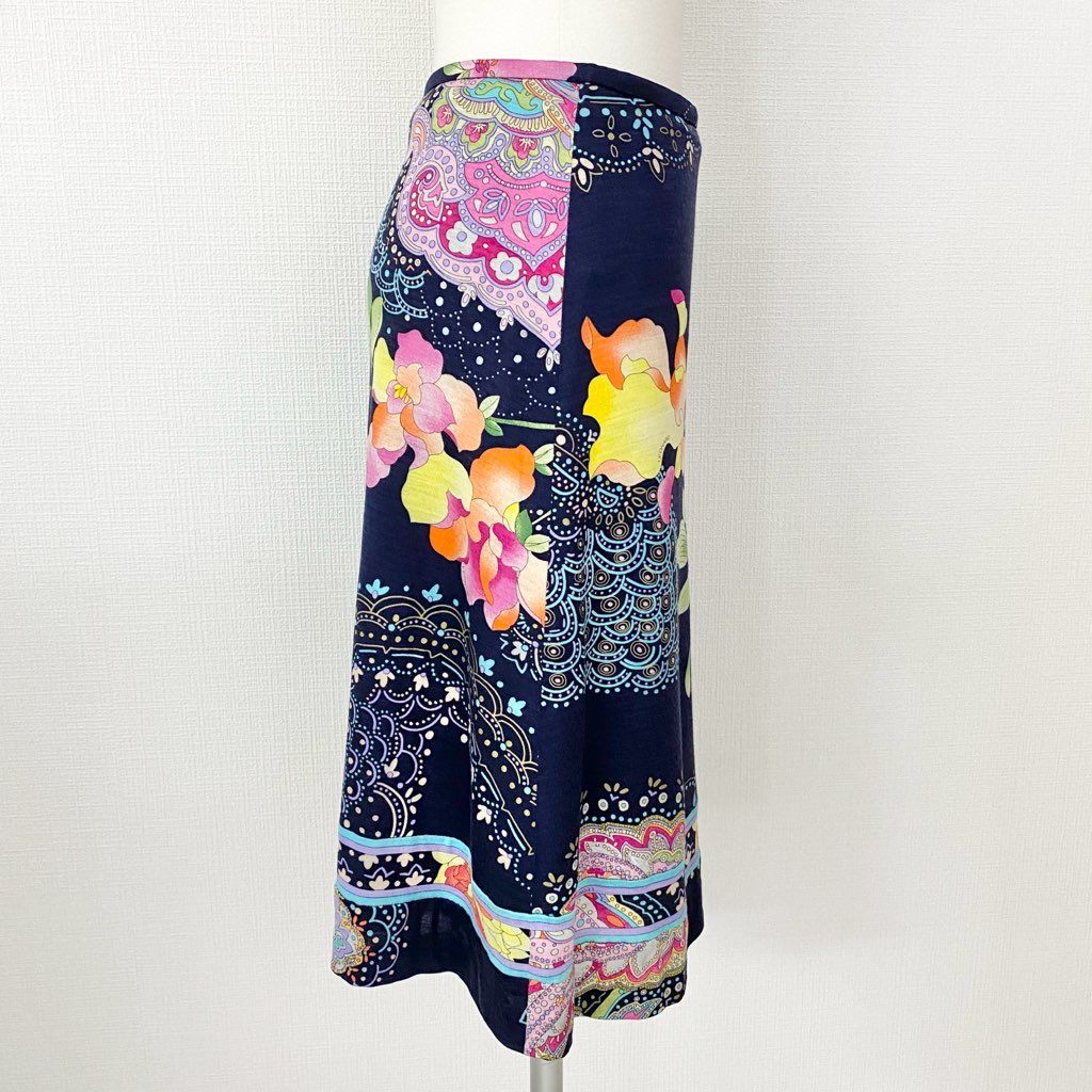 29d8 LEONARD レオナール フレアスカート 膝丈スカート 美しい花柄プリント 花柄スカート フラワー サイズ67 マルチカラー レディース 日本製