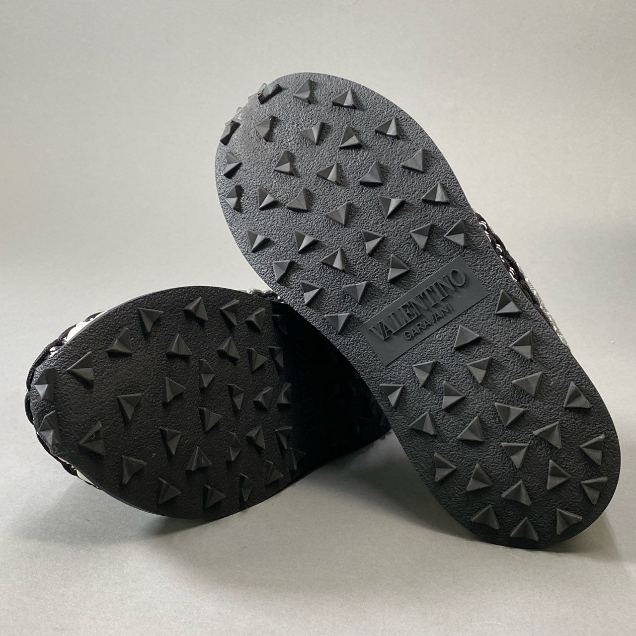 4j3 《極美品》定価¥126.500 VALENTINO ヴァレンティノ クロシェ スニーカー 40 ブラック グレー マクラメ編み ハンドメイド シューズ 箱付きt18r
