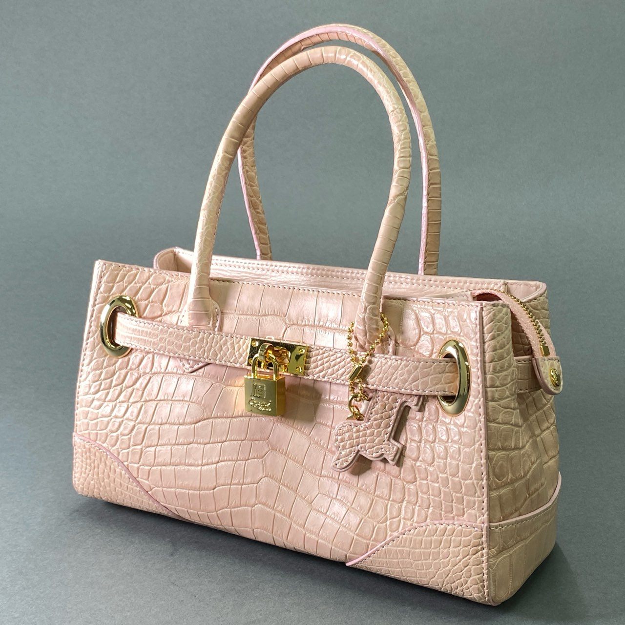 De18 【美品】 LEATHER JUWELS Crystal Reptiles レザージュエルズ ピンク クロコダイルレザー わんちゃんチャーム付き ハンドバッグ ピンク レディース 女性用 鞄
