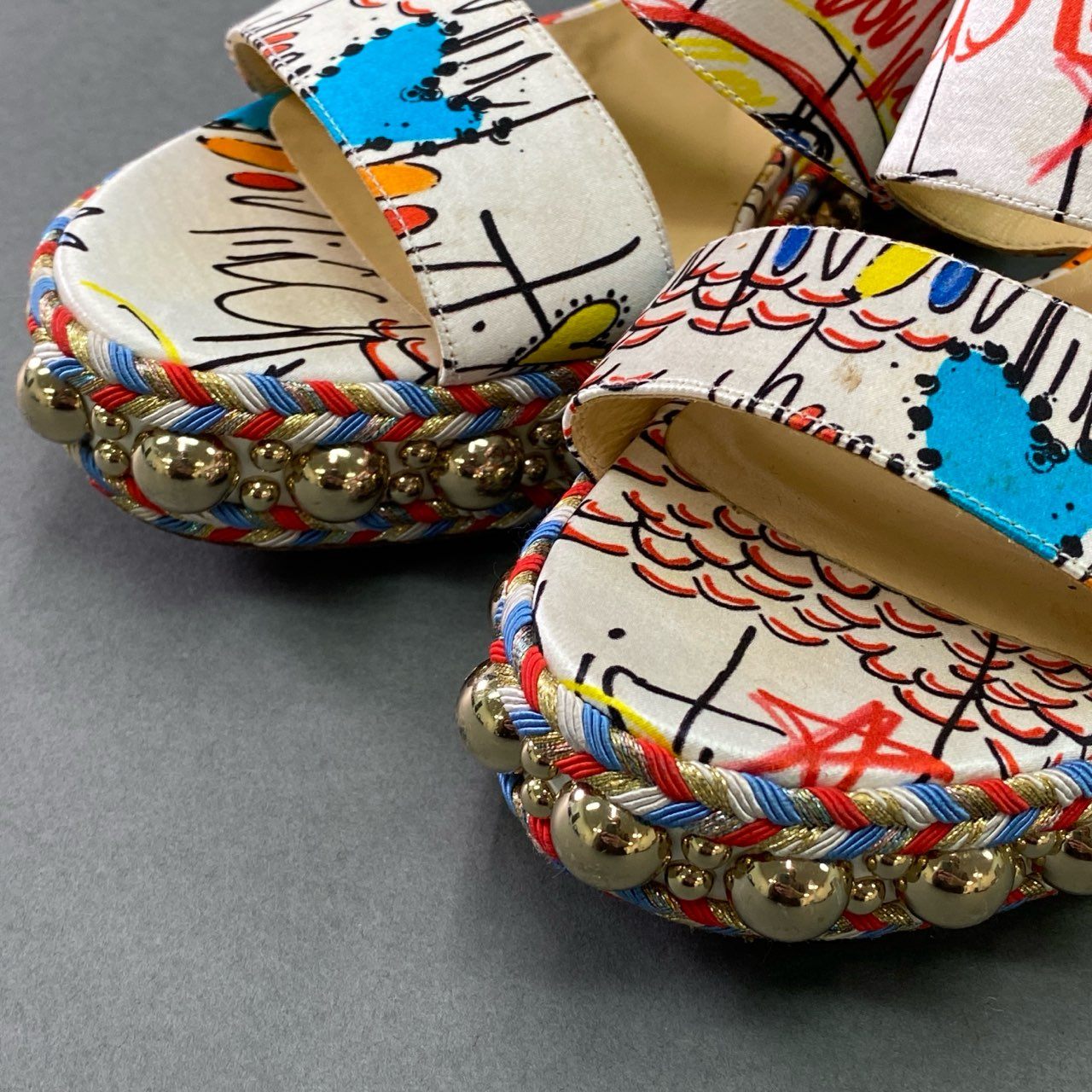 1b28 Christian Louboutin クリスチャンルブタン オープントゥ サンダル ウェッジソール スタッズ 総柄 イタリア製 レディース 38 マルチカラー