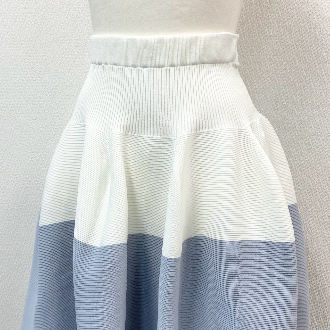 76a14 《美品》 定価¥51,700 CFCL シーエフシーエル POTTERY ROUNDED HEM SKIRT ヘムスカート CF006KG008 1 ホワイト ライトグレー 日本製 伸縮性◎