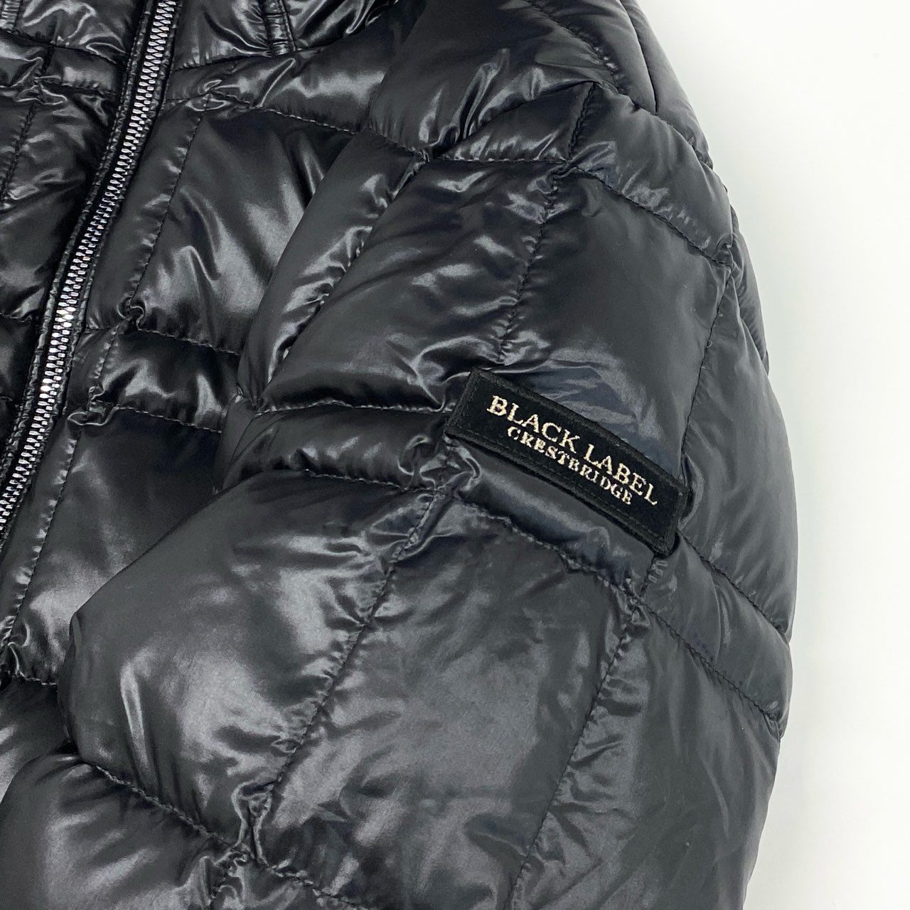 36d8 BLACK LABEL CRESTBRIDGE ブラックレーベル クレストブリッジ ダウンジャケット フード付き ジップアップ 袖ロゴワッペン L ブラック