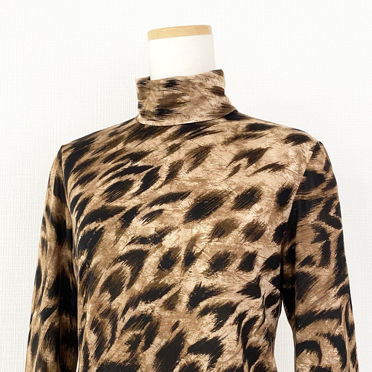 40e12 LEONARD レオナール 伸縮ストレッチ素材 長袖Tシャツ ロングスリーブカットソー トップス サイズM ブラウン レディース 日本製 秋