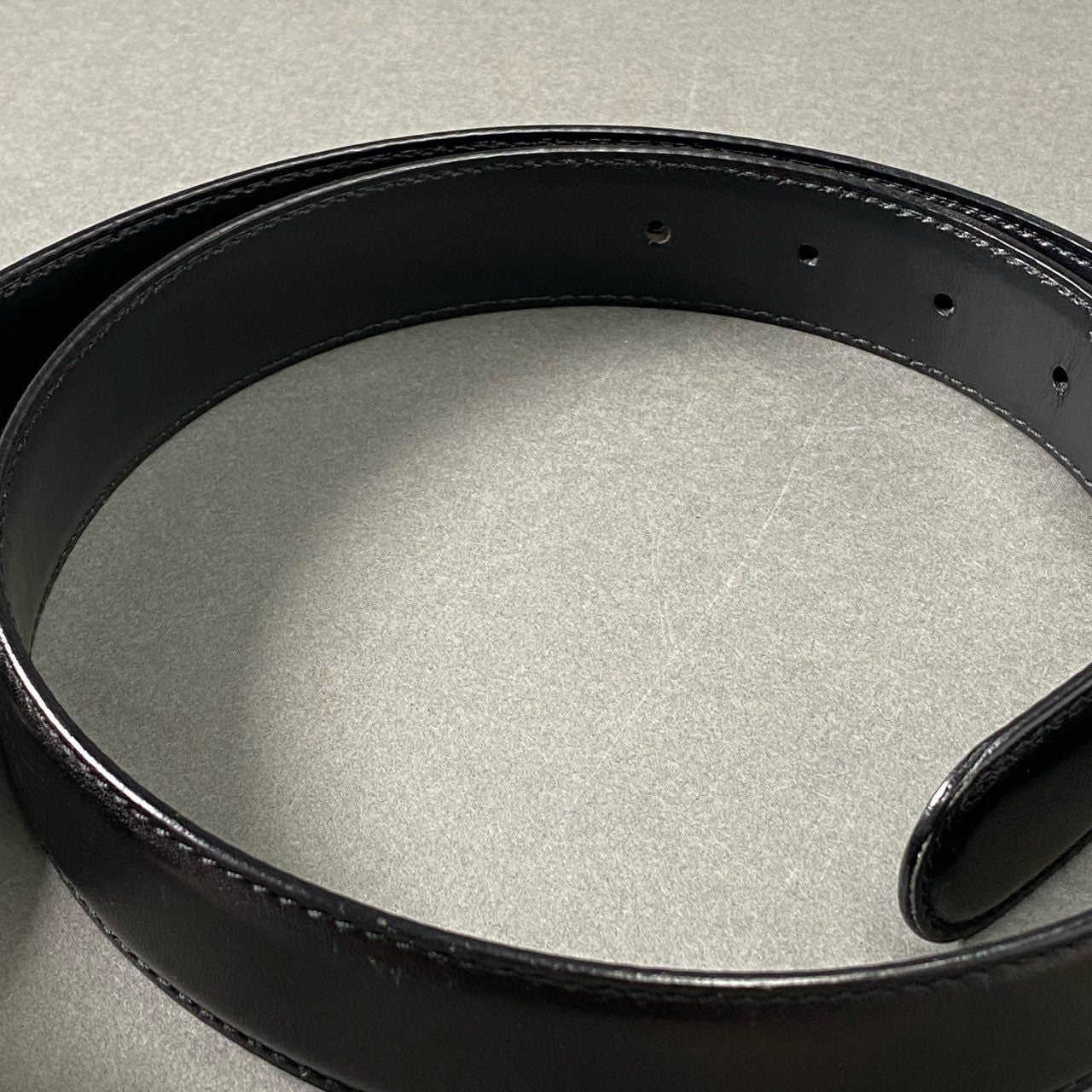 31f23 GUCCI グッチ ハトメ ロゴバックル レザーベルト ブラック イタリア製