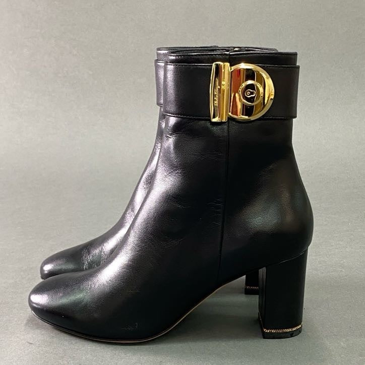 3f5 《極美品》 Salvatore Ferragamo サルヴァトーレ フェラガモ FIAMMA フィアンマ ショートブーツ 5 1/2 ブラック レザー サイドジップ ブーティ シューズ 箱付き