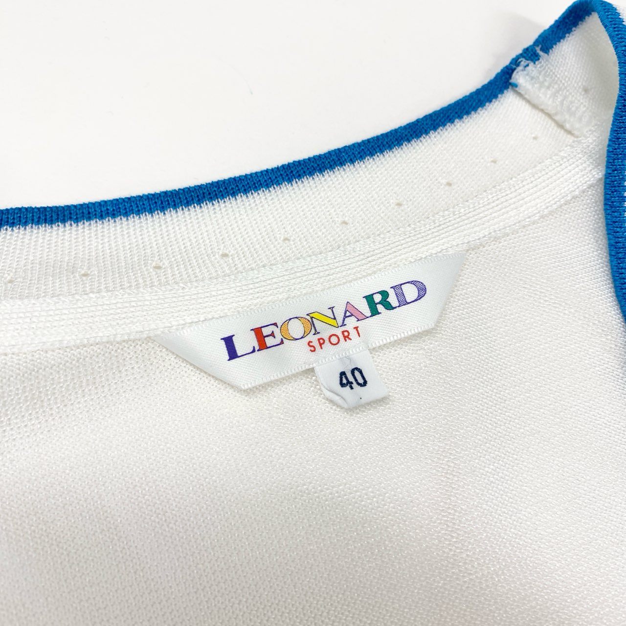 67g21-7 《極美品》 LEONARD レオナール カンカン素材 薄手カーディガン ニットカーディガン 美しい花柄プリント サイズ40 ホワイト マルチカラー レディース 日本製