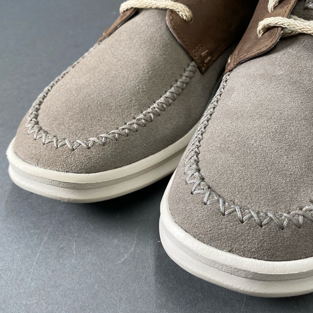 13L22《未使用》UGG アグ ローカットスニーカー レザースニーカー 9(27cm) メンズ 通年向け