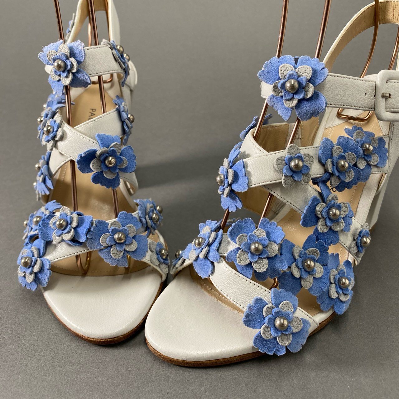 5f17 《美品》 定価¥128,000 PAUL ANDREW ポールアンドリュー フラワーヒールサンダル 36 ホワイト ブルー レザー イタリア製 シューズ