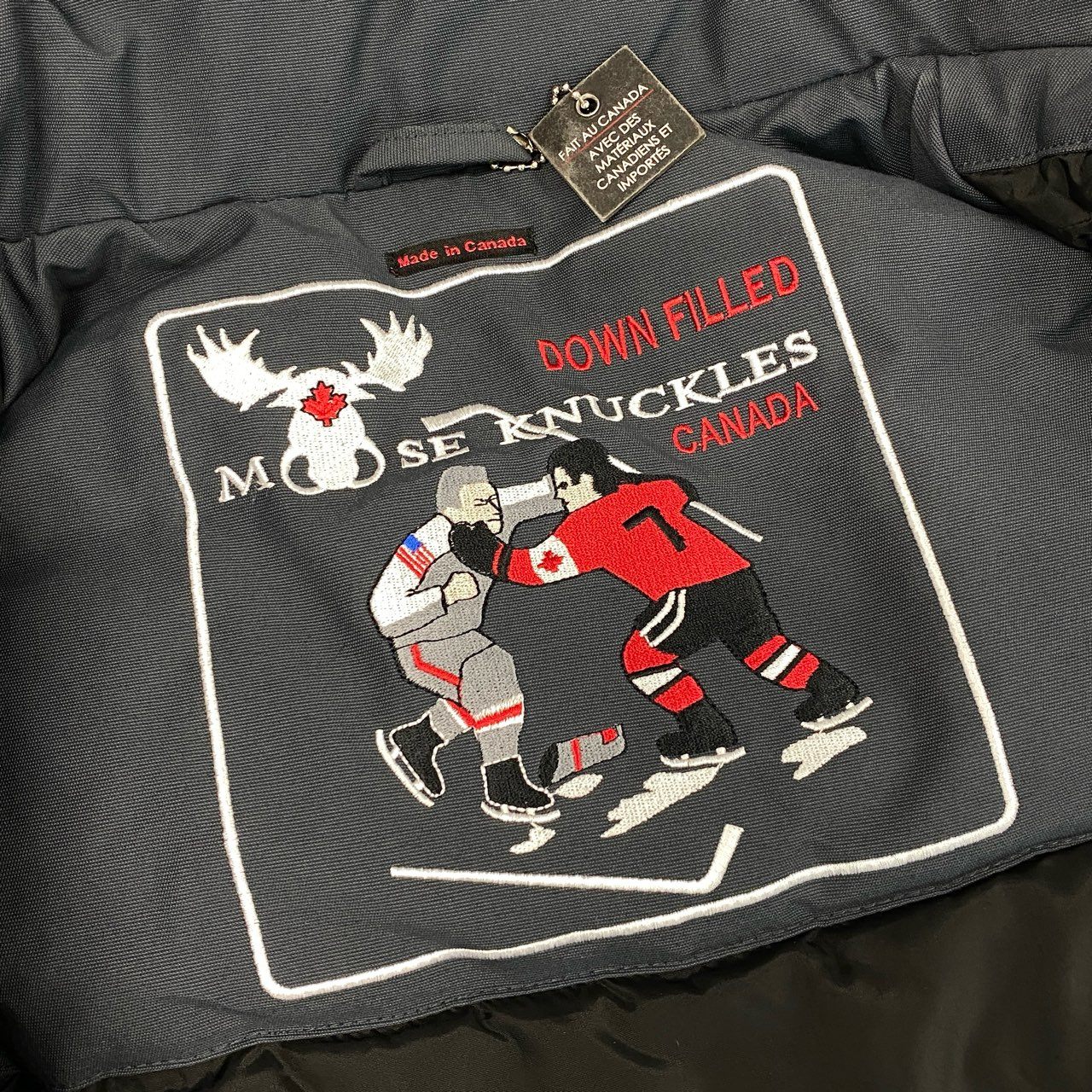 52d10 MOOSE KNUCKLES ムースナックルズ STIRLING PARKA スターリングジャケット ダウンジャケット L グレー 画像参照