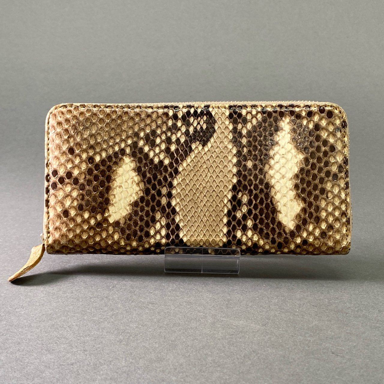a27 GARRA ガラ ダイヤモンドパイソン 長財布 ラウンドファスナー ヘビ革 ロングウォレット LONG WALLET ベージュ ブラウン レザー ヘビ革