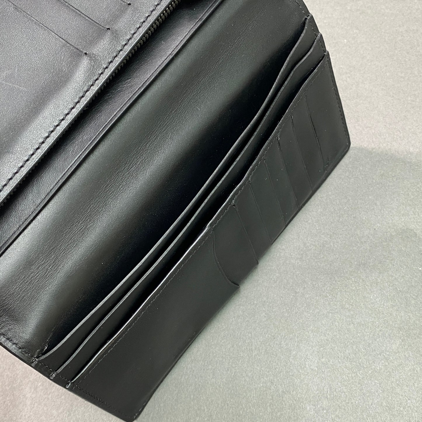 g29《美品》 BERLUTI ベルルッティ Ebene エベネ カリグラフィー 長財布 ロングウォレット ネイビー レザーt18r
