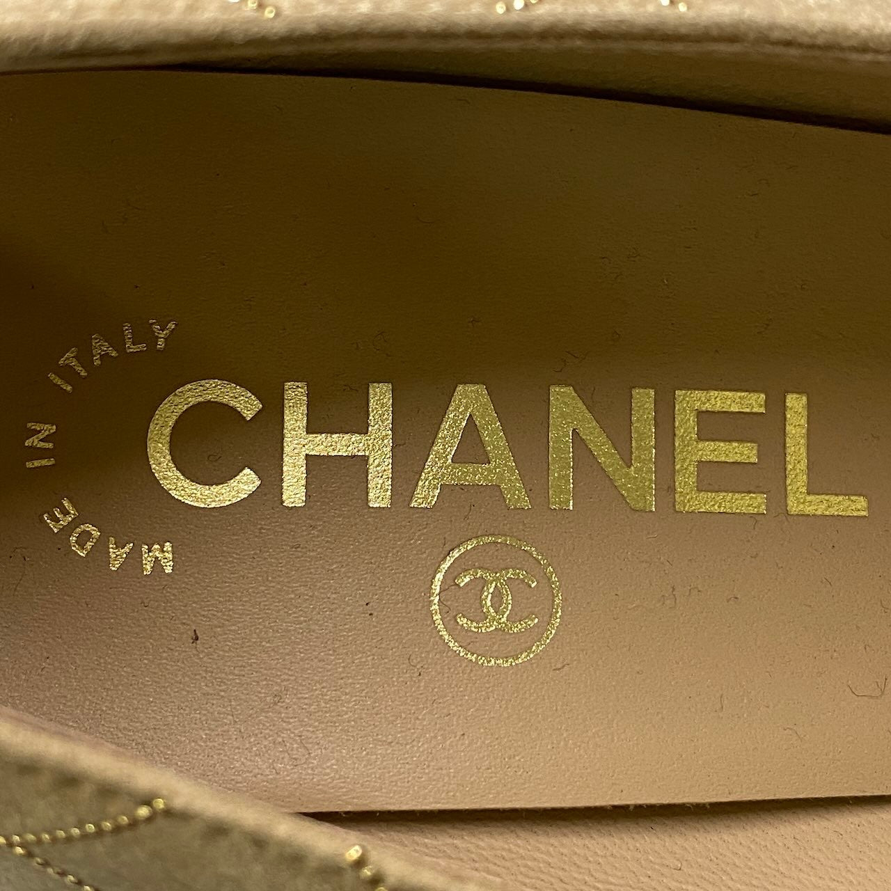 g1【美品】 CHANEL シャネル ゴールドラインストーン マトラッセ チャンキーヒール バイカラーパンプス G46206 サイズ38 ベージュ レディースk02i
