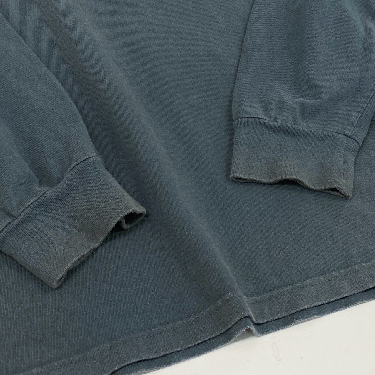 83i3 UNDERCOVER アンダーカバー 袖プリント 長袖カットソー ロンT ロングスリーブTシャツ バックプリント 大きいサイズ UC1B4805-4 4 XLサイズ相当 グリーン コットン メンズ 日本製o07t