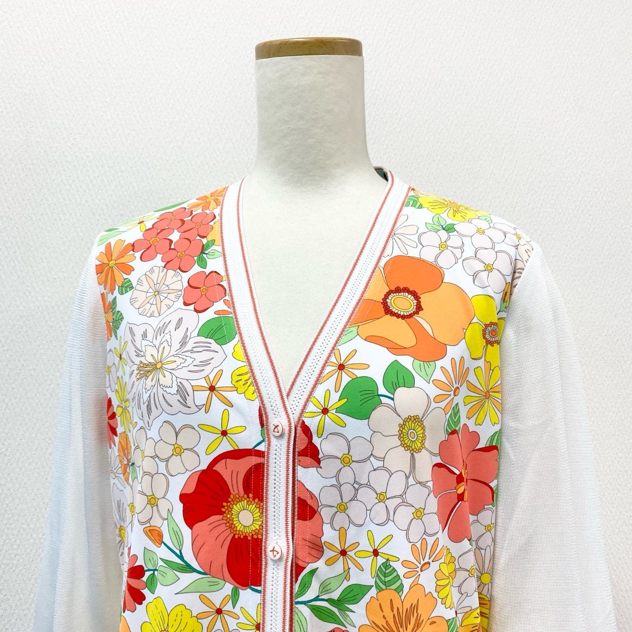 68g21-5 《極美品》 LEONARD レオナール カンカン素材切替 薄手カーディガン ニットカーディガン 美しい花柄プリント サイズ40 マルチカラー レディース 日本製