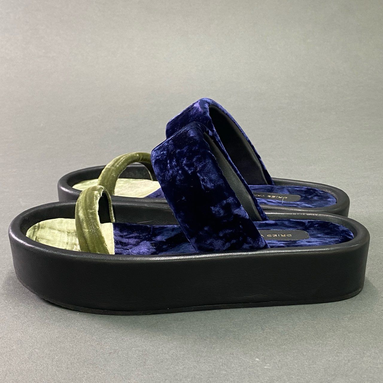 3c18 《美品》 DRIES VAN NOTEN ドリス ヴァン ノッテン 24SS ベルベット スライド サンダル シューズ ベロア バイカラー 35 グリーン ネイビー